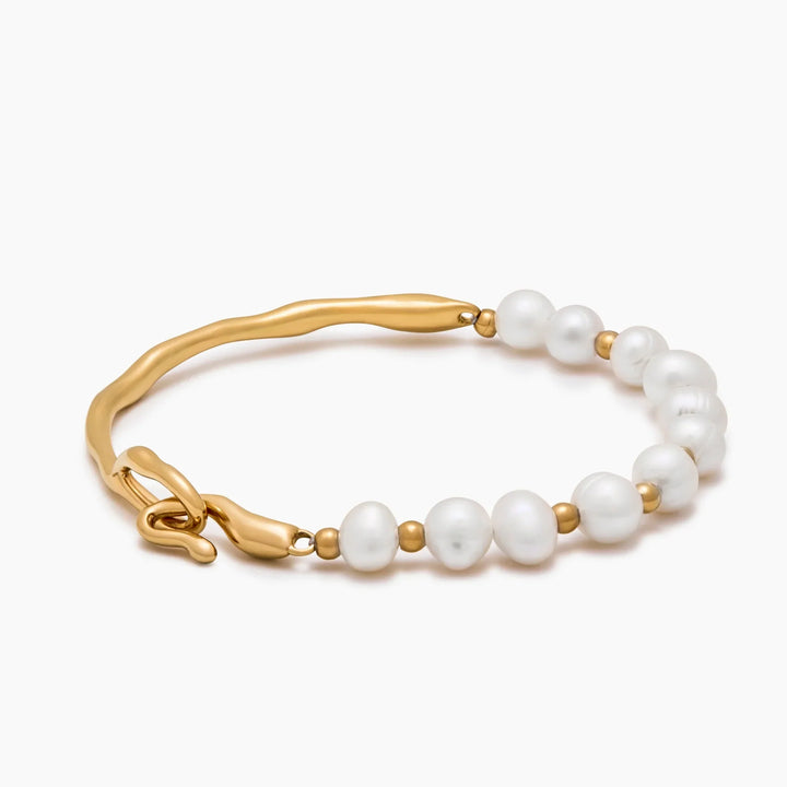 Isla freshwater pearl bracelet