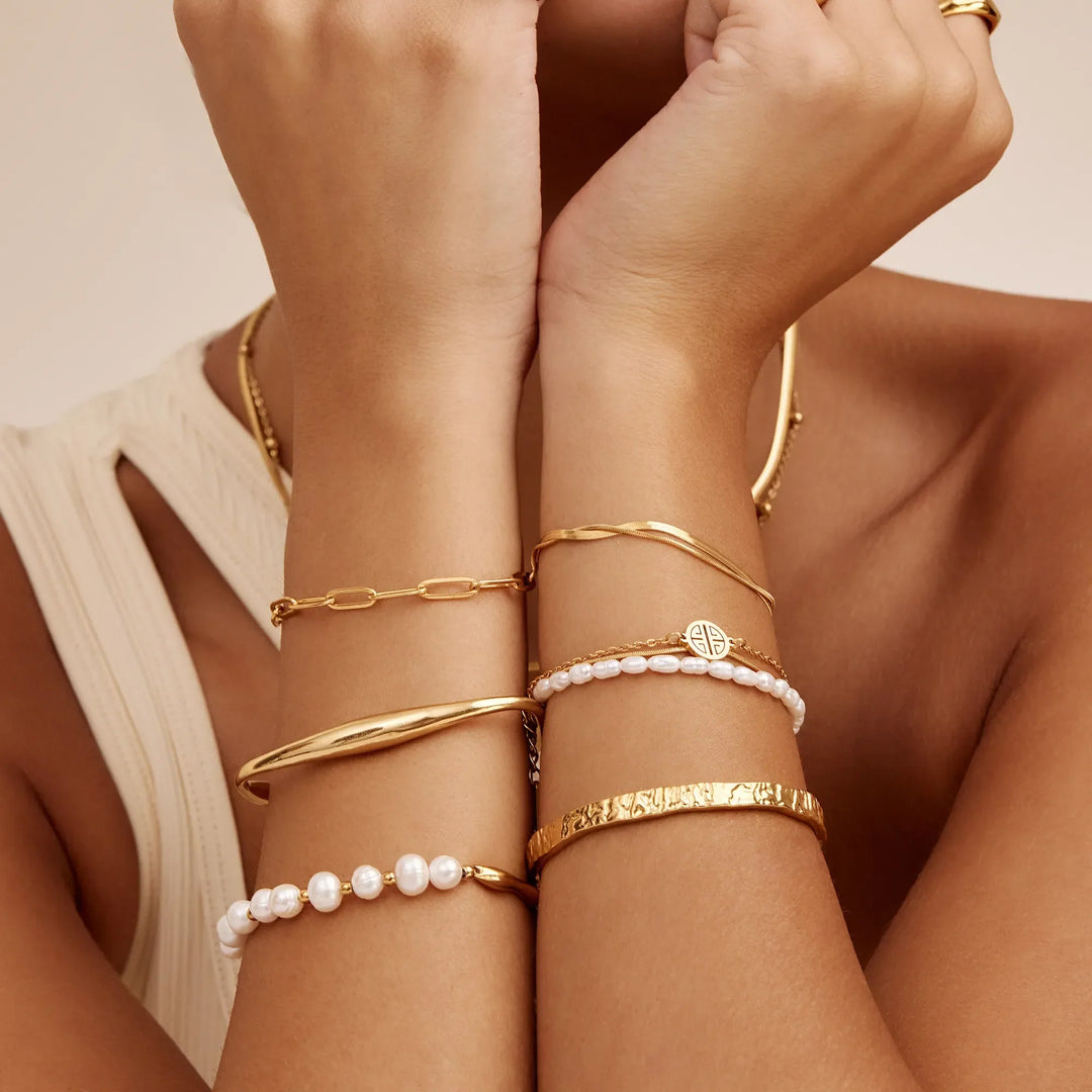 Isla freshwater pearl bracelet